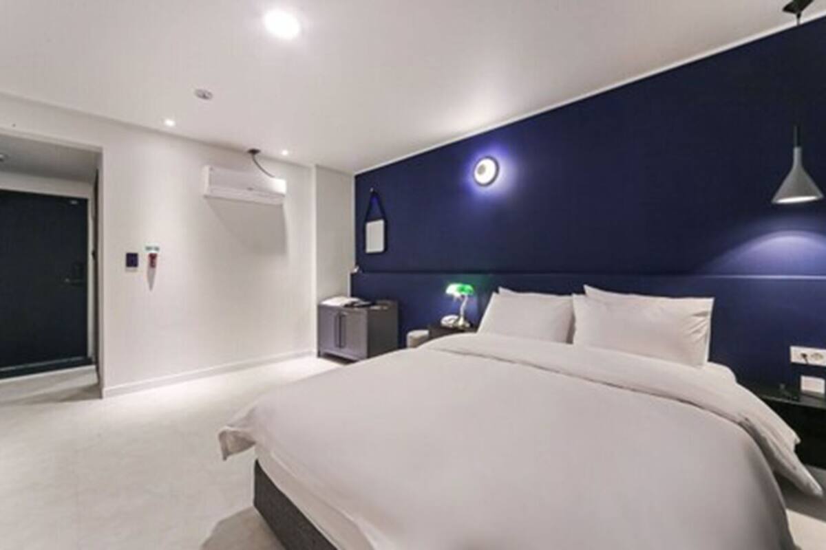 premium room | 1 bedroom, premium bedding, blackout curtains, free wifi