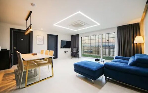 Perhesviitti | Oleskelualue | LCD-televisio, Netflix, suoratoistopalvelut