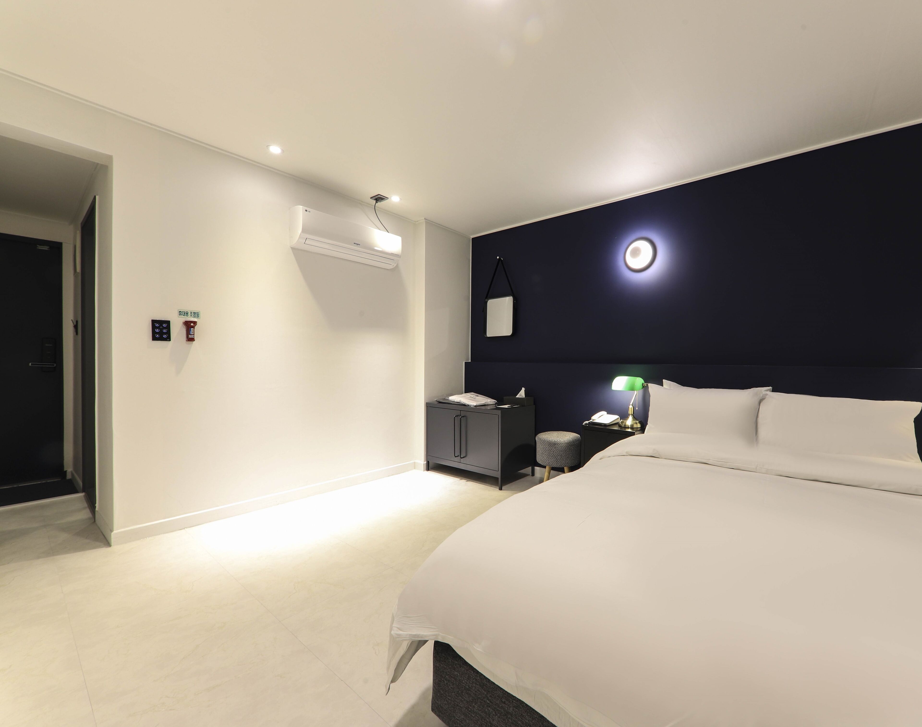 premium room | 1 bedroom, premium bedding, blackout curtains, free wifi