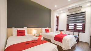 Unclassified image, 4 of 15, button - Queen Hotel (Hanoi)