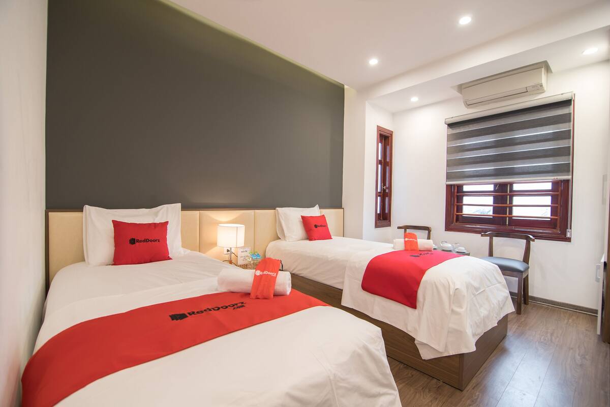 Superior Twin Room | 1 bedroom, free WiFi, wheelchair access
