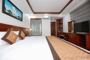 Romantic Room | View from room - Bao Han Hotel (Ha Long)