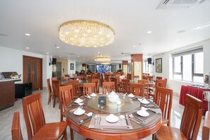 Petit déjeuner buffet