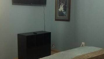 Family House, Kitchen, Mountain View | 1 bedroom, iron/ironing board, free WiFi, bed sheets