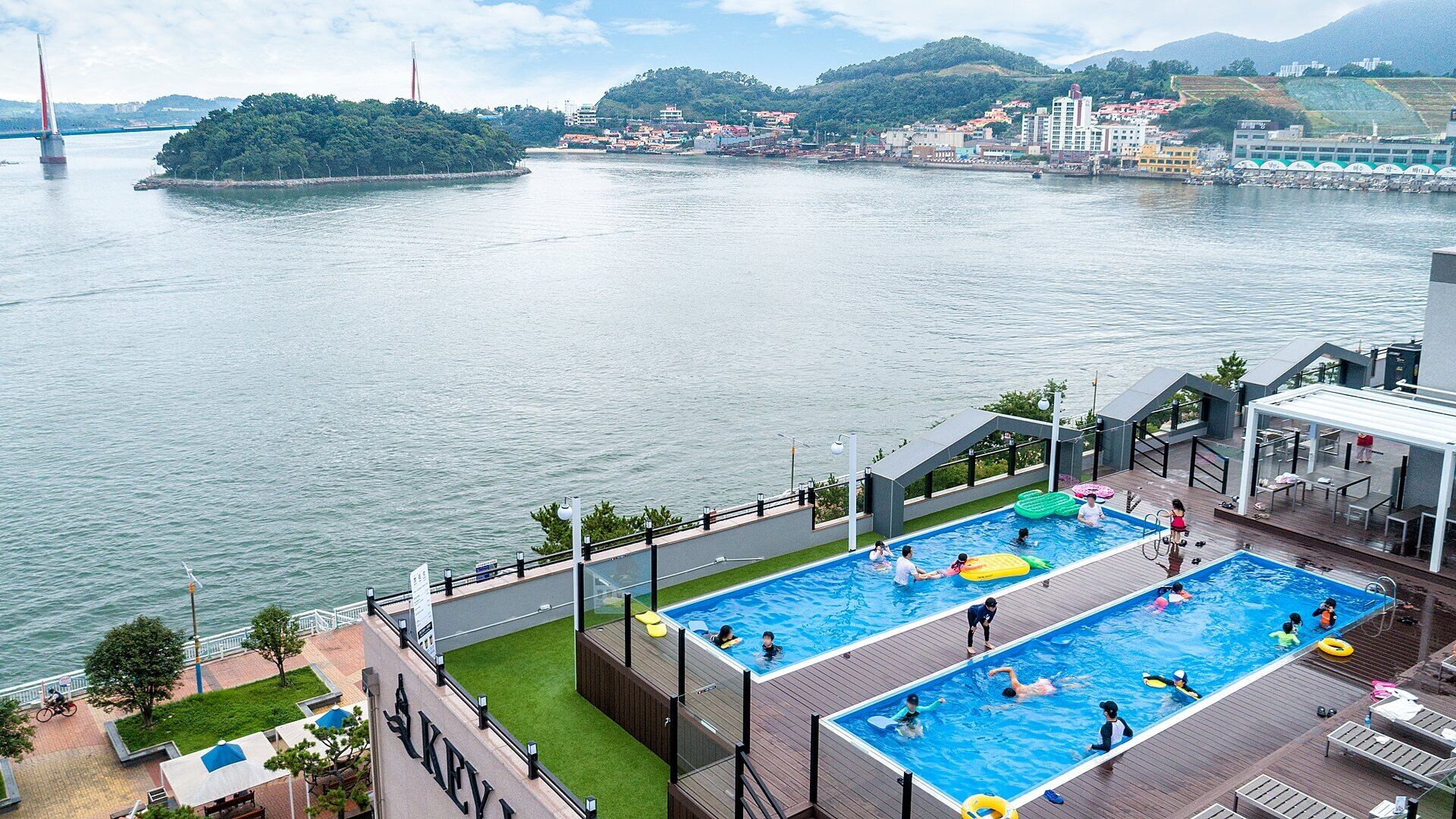 seasonal outdoor pool