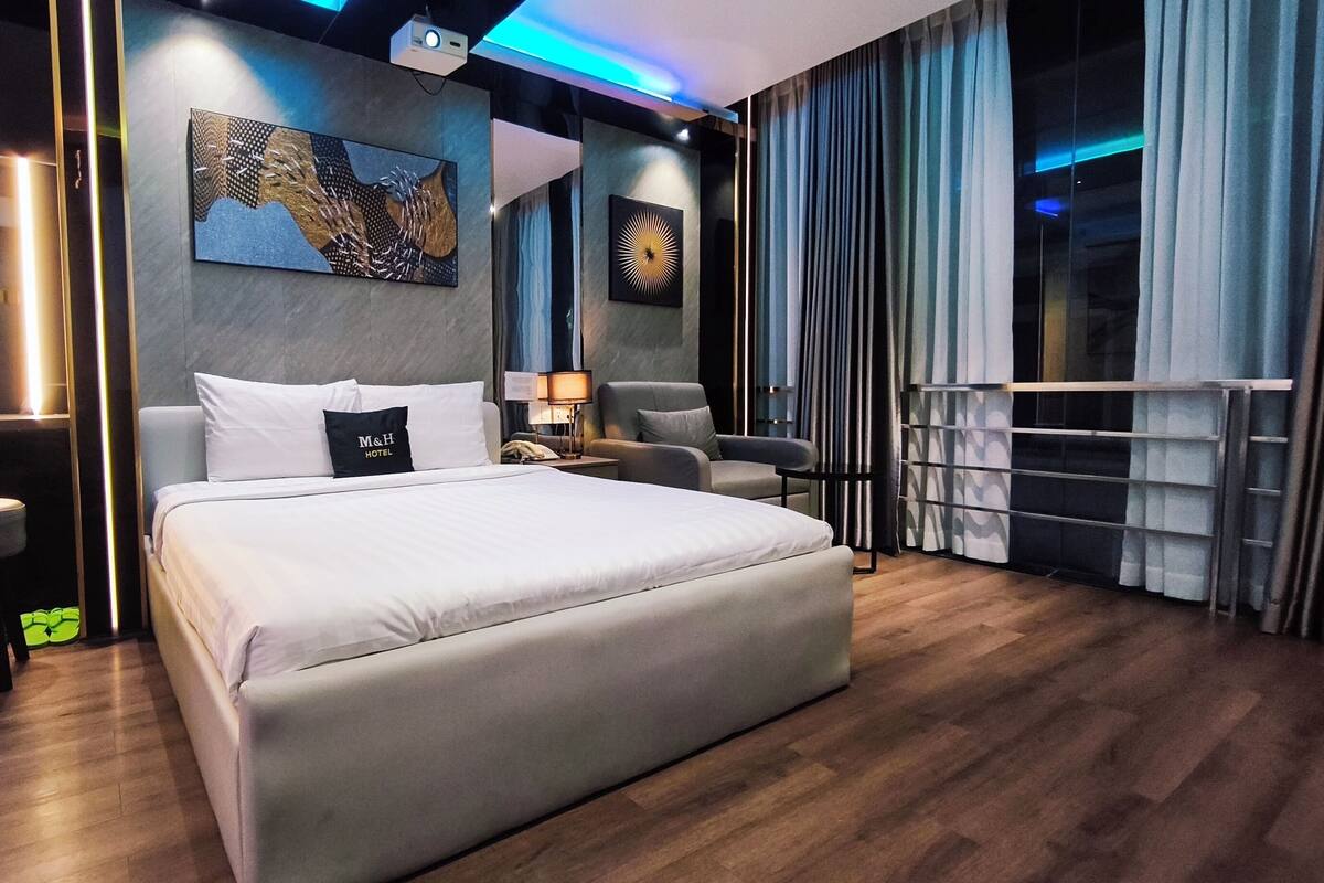 Suite Studio Premium (Suite Cinema) | Literie hypoallergénique, minibar, coffres-forts dans les chambres