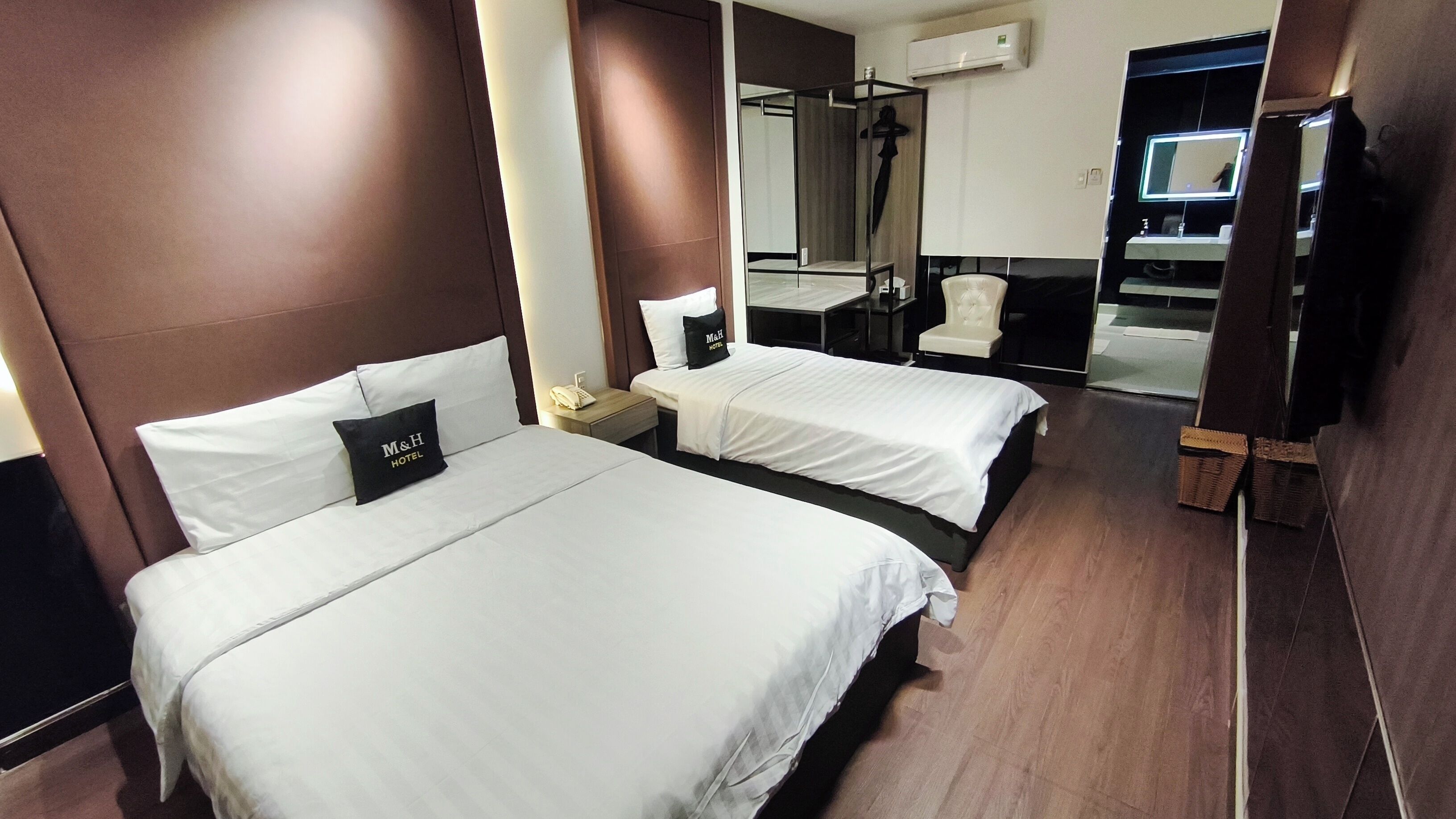 Chambre Triple Exécutive | Literie hypoallergénique, minibar, coffres-forts dans les chambres