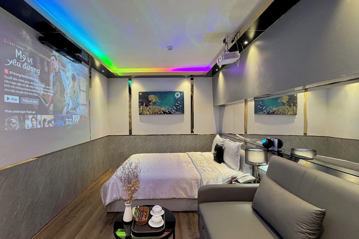 Executive Cinema | 1 bedroom, hypo-allergenic bedding, minibar, in-room safe