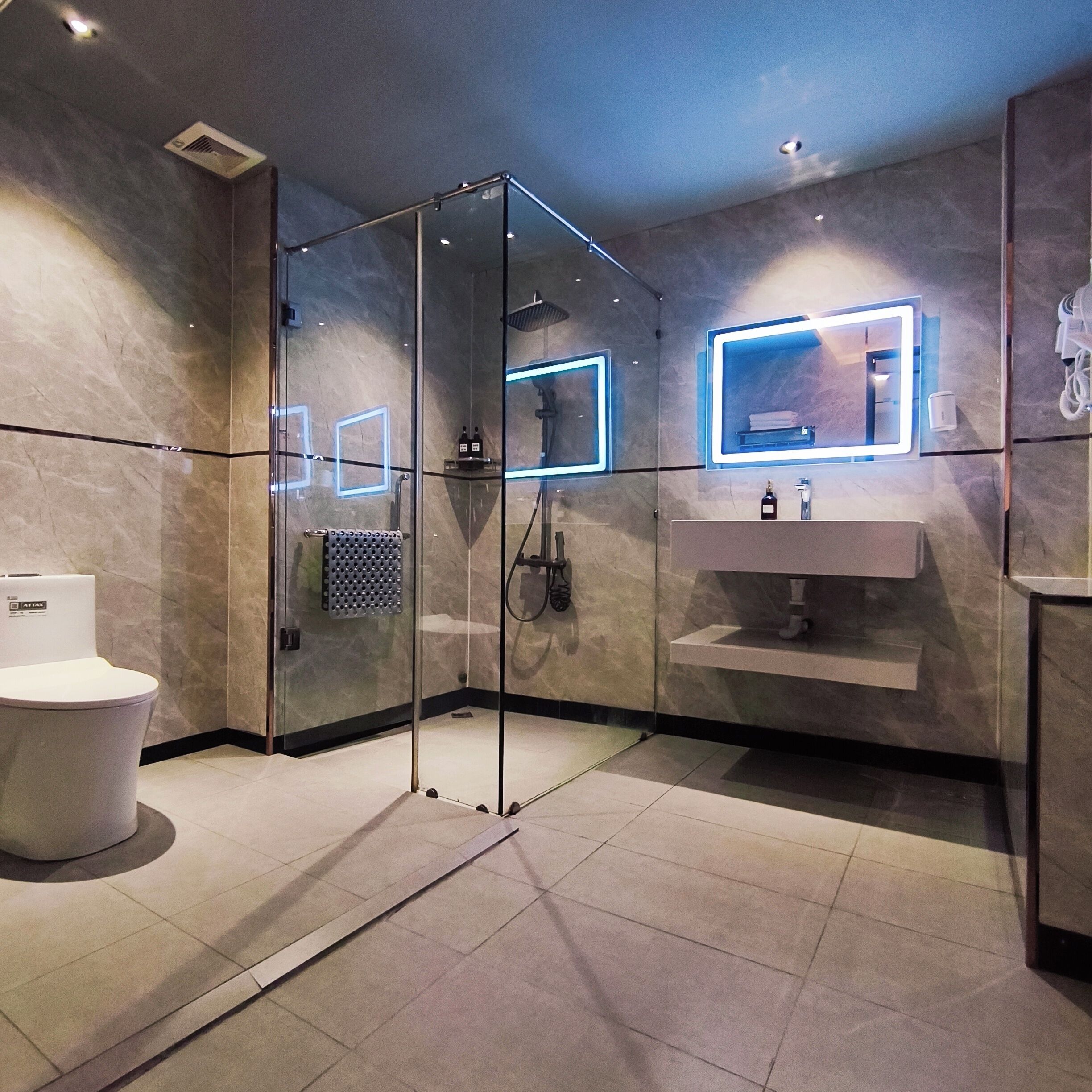 Foto - M&H Hotel