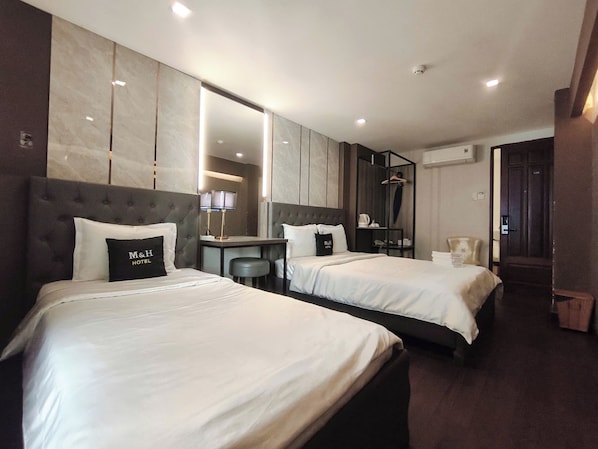 1 bedroom, hypo-allergenic bedding, minibar, in-room safe