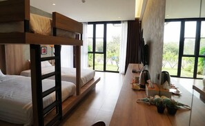 Superior Room with Private Garden | Espaço de trabalho para notebook, Wi-Fi de cortesia