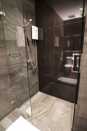 Douche de la salle de bain
