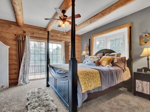 5 bedrooms, desk, iron/ironing board, travel crib