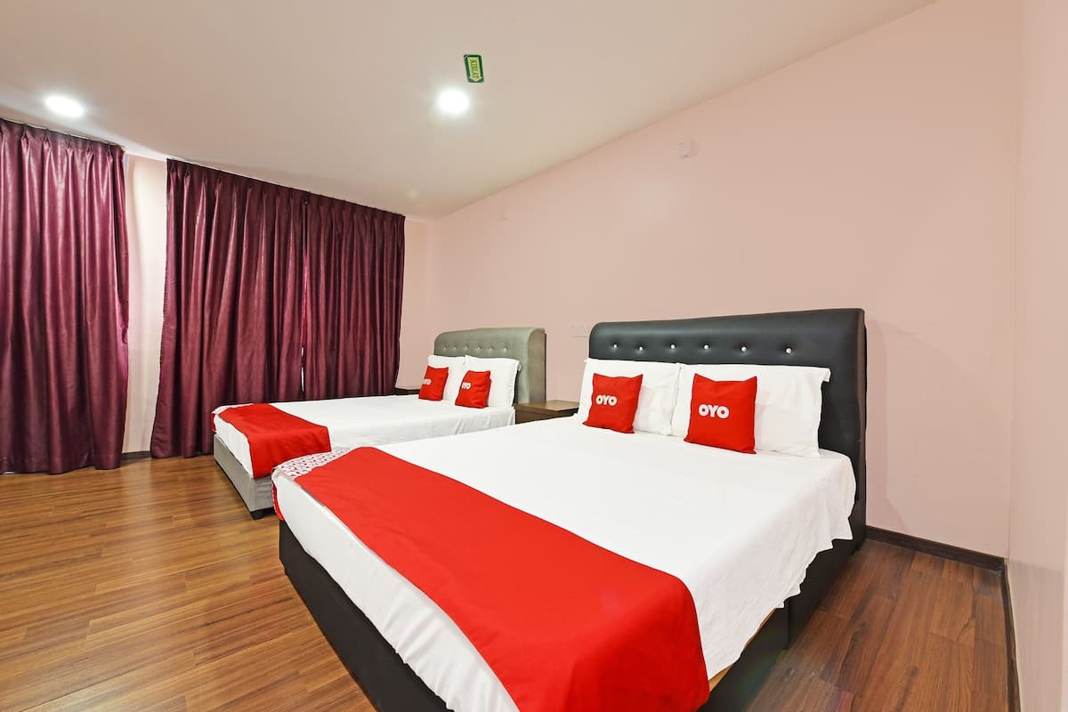 Family Suite | 1 bedroom, in-room safe, desk, iron/ironing board