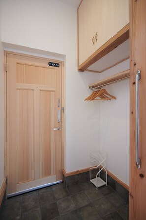 Tenku | Free WiFi - The Railway Hotel Koyasan Pilgrimage Railway (Kudoyama)
