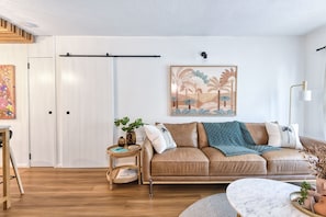 Appartement Supérieur, 1 chambre | Coin séjour | TV connectée de 50 cm avec chaînes numériques