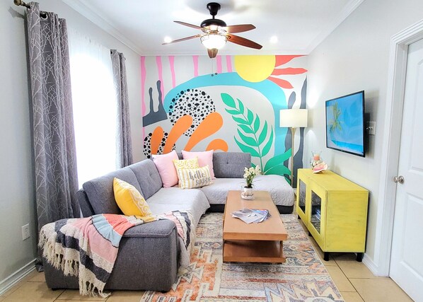 Smart TV - Stylish Vila Cottage WALK TO BEACH, ATTRACTIONS & RESTAURANTS 🏖 (Galveston)