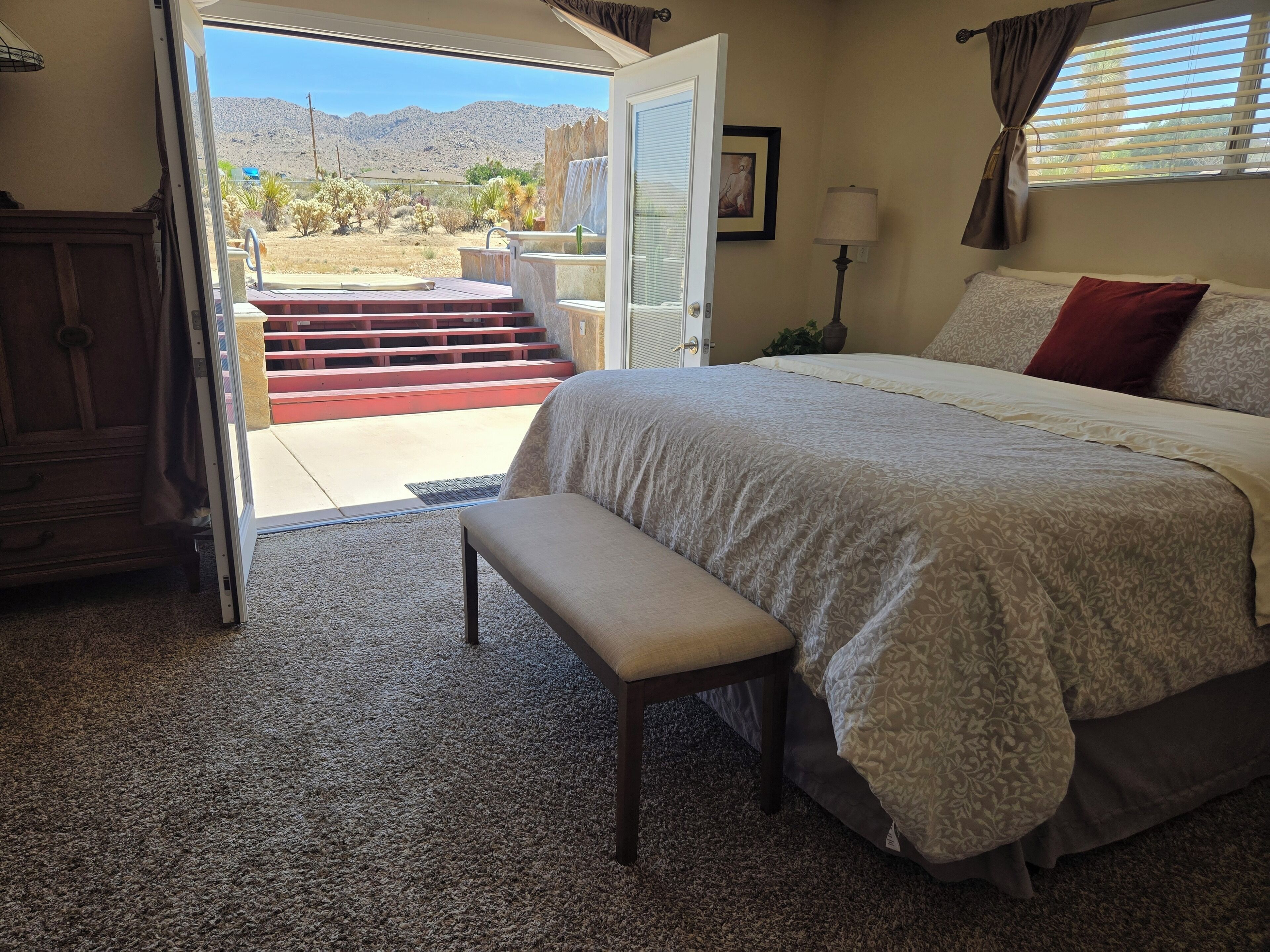 2 habitaciones, escritorio, tabla de planchar con plancha y wifi gratis 