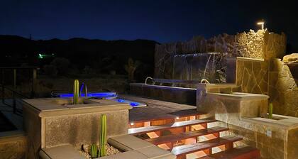 Joshua Tree Home Home Fountain Oasis & Spa w/ 360 Views