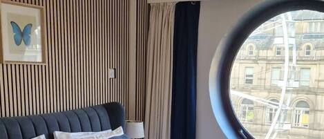 2 bedrooms, iron/ironing board, WiFi (free), bed sheets