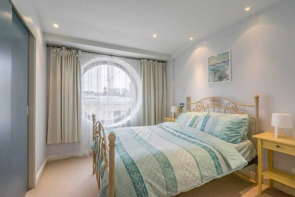 2 bedrooms, iron/ironing board, travel cot, free WiFi