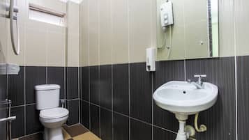 Deluxe Twin Room | Bathroom