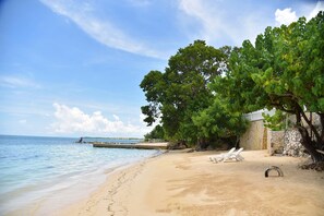 On the beach - Big Family Beachfront Villa (White House)