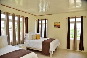 8 bedrooms, iron/ironing board, WiFi, bed sheets - Big Family Beachfront Villa (White House)