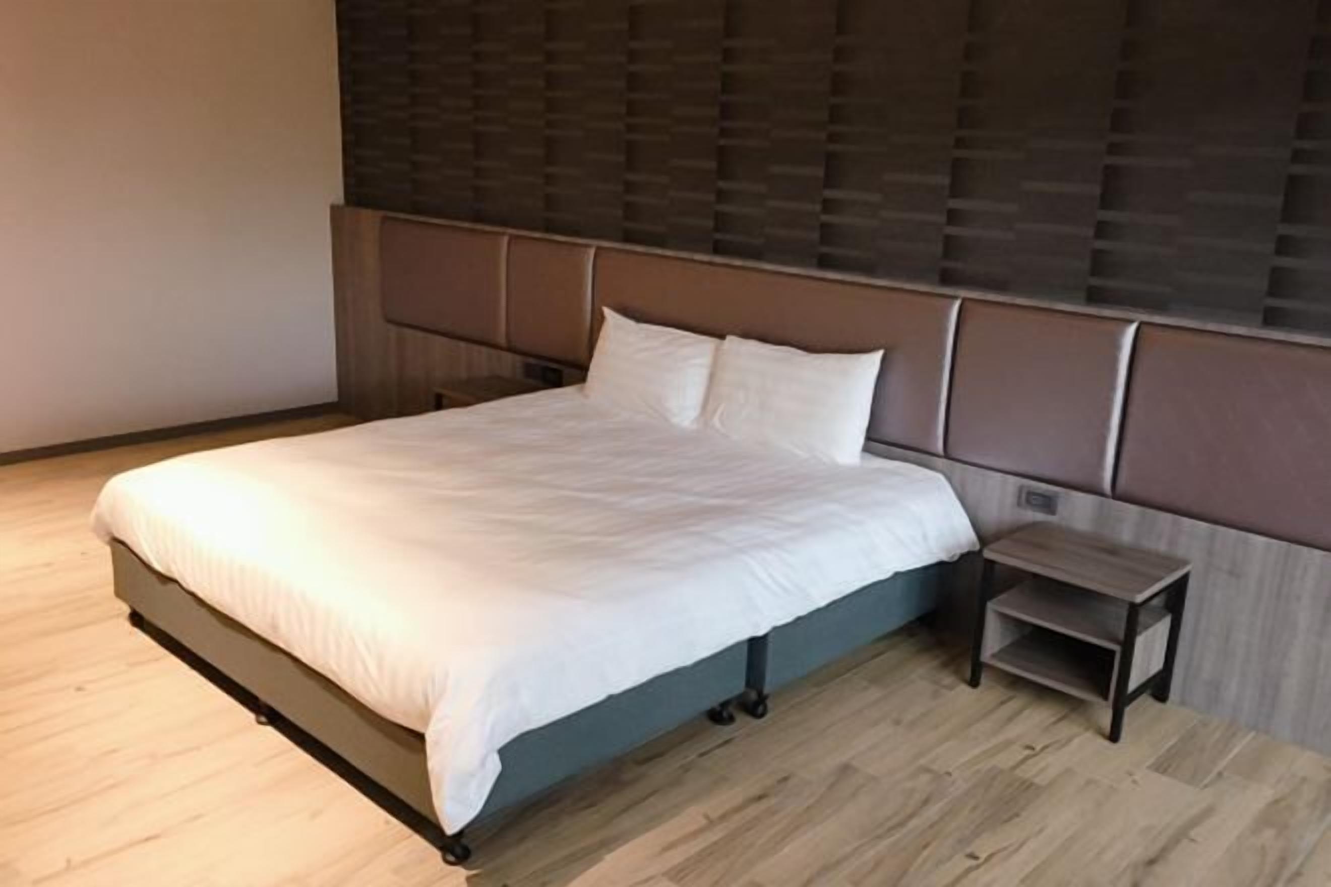 Down comforters, minibar, desk, laptop workspace