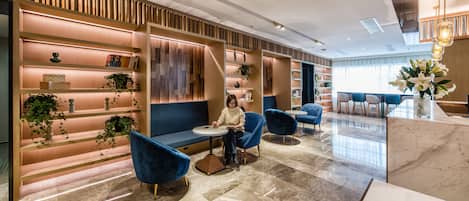 Sala de estar en el lobby