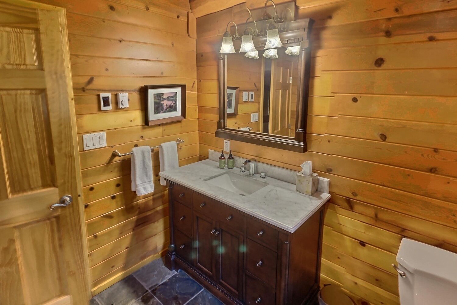 Lakeside Mountain Chalet- Tyaughton (Tyax) Lake