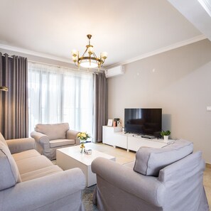 Verdunkelungsvorhänge, kostenloses WLAN, Bettwäsche