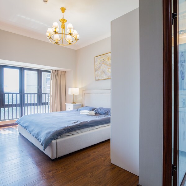 Verdunkelungsvorhänge, kostenloses WLAN, Bettwäsche