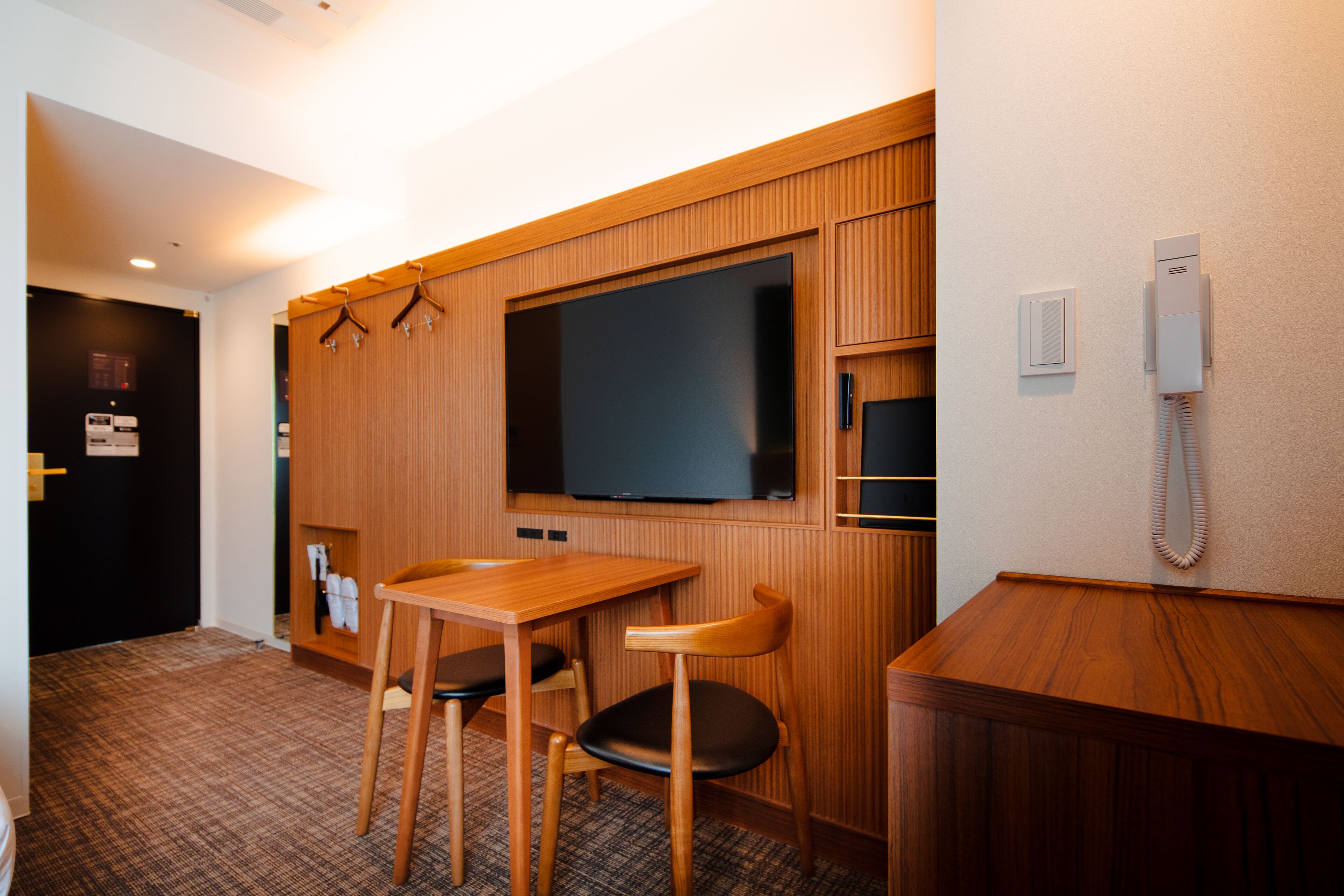 king room, non smoking  (for 2 people) | 1 bedroom, in-room safe, desk, laptop workspace