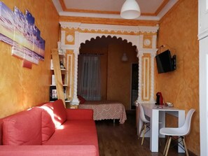 Habitación El Arco | Escritorio, wifi gratis, ropa de cama