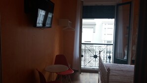 Habitación Las Letras | 書桌、免費無線上網、床單
