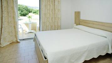 1 bedroom, travel cot, free WiFi