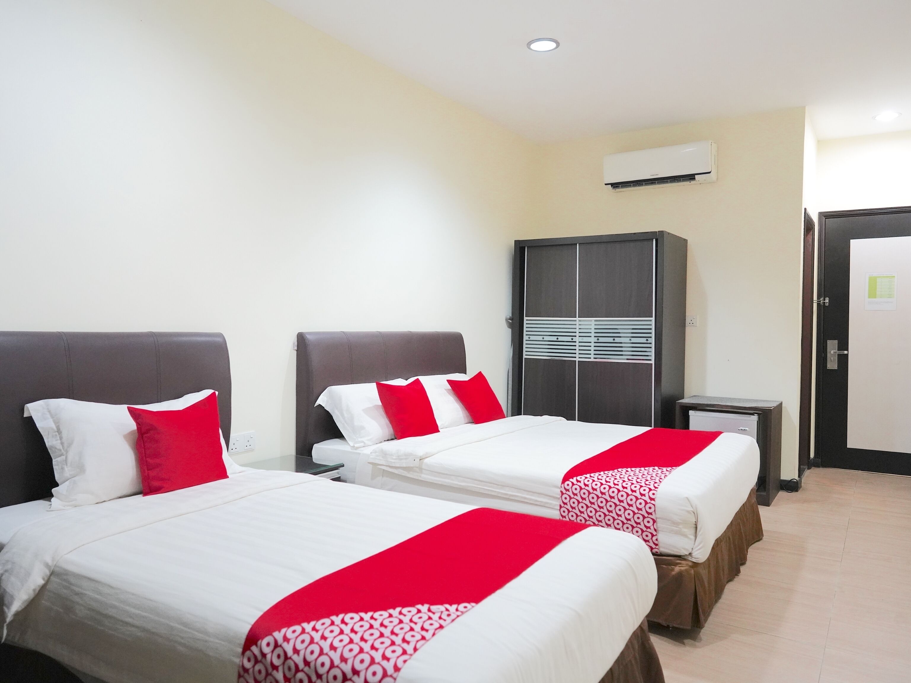 superior suite | desk, free wifi