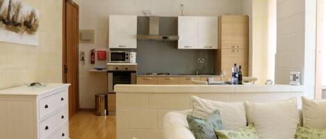 Smart TV, DVD player, books