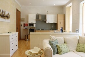 Smart TV, reproductor de DVD y libros 