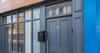 2 Bed Flat in Pedestrianized High Street