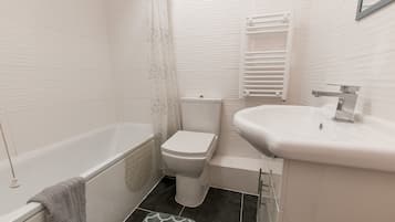 City Apartment | Bathroom