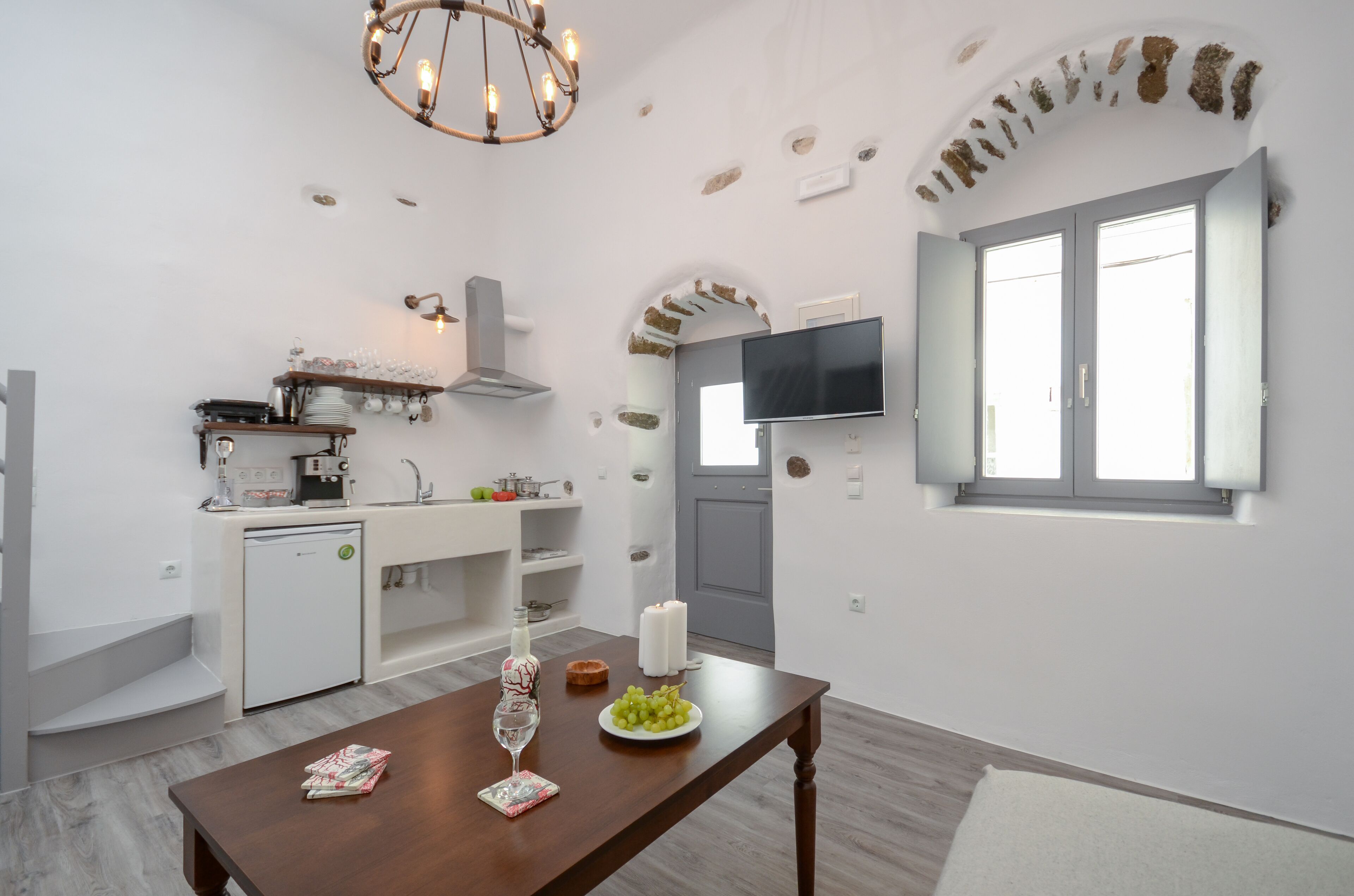 grande suite | private kitchenette | full-sized fridge, espresso maker, coffee/tea maker, electric kettle