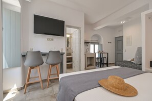 Phòng Suite, 1 phòng ngủ (V.S.II Suite 2) | Bộ đồ giường cao cấp, nệm có lớp đệm bông, két bảo mật tại phòng 