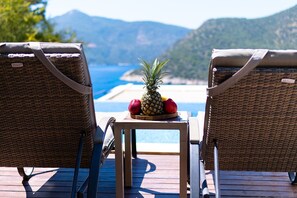 Property grounds - Villa Eskiz - stunning 5 bedroom villa with unobstructed views and infinity pool (Kalkan)