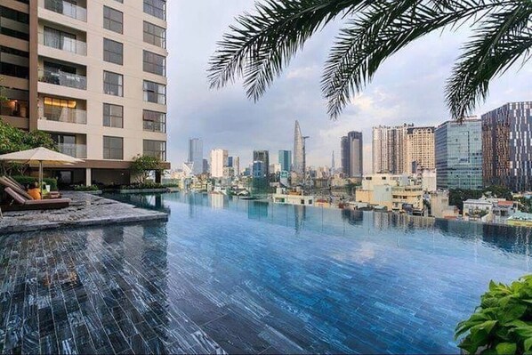 Outdoor pool - Amalyn Millennium (Ho Chi Minh City)