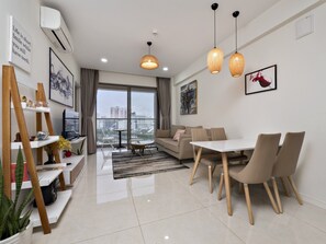 Living area - Amalyn Millennium (Ho Chi Minh City)
