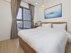 Individually furnished, desk, laptop workspace, free WiFi - Amalyn Millennium (Ho Chi Minh City)