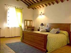 Triple Room, Private Bathroom (Jacuzzi) | Premium bedding, individually decorated, individually furnished - Agriturismo Terrasabina (Poggio Mirteto)