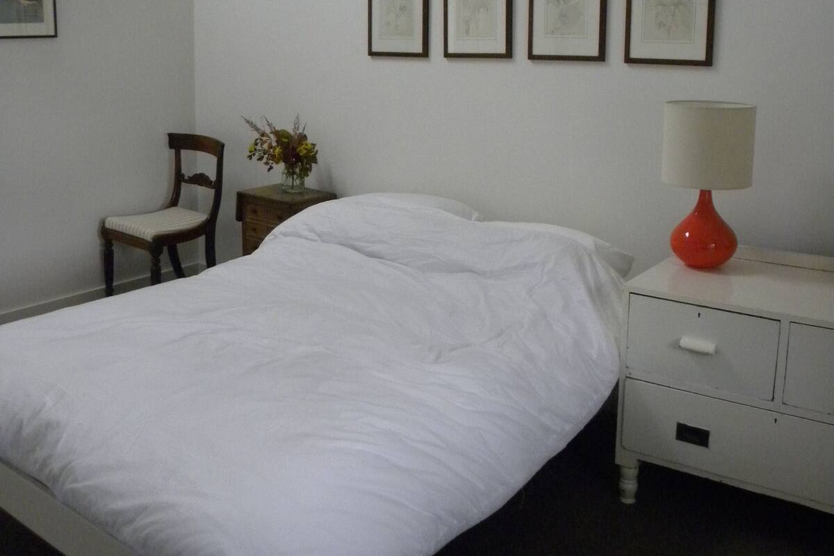 Double Room | WiFi (free), bed sheets